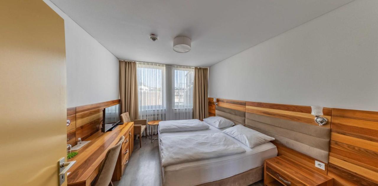 Bayrischer Hof Krefeld Rom bilde