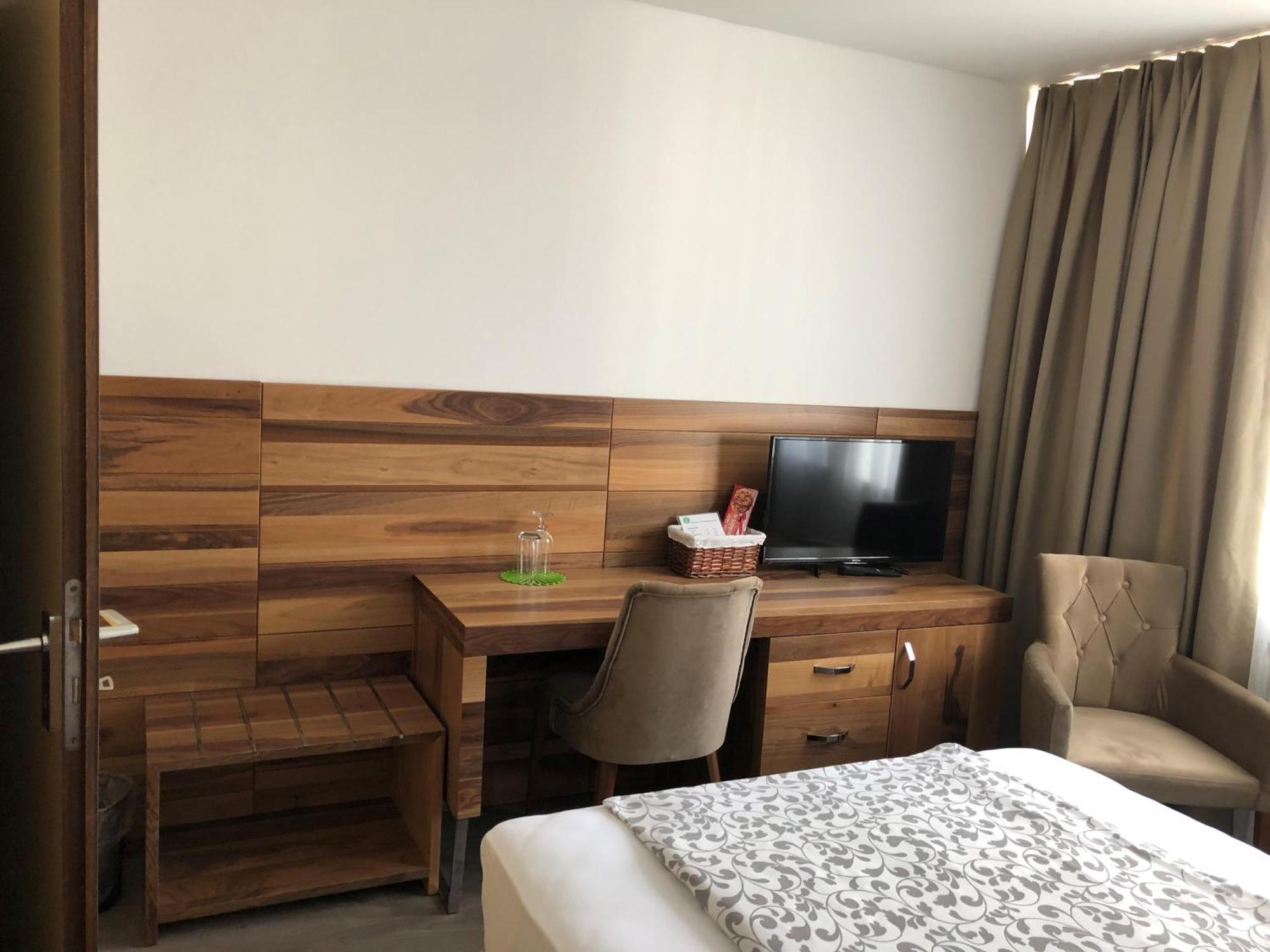 Bayrischer Hof Krefeld Rom bilde